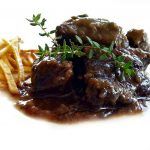 Carrilleras de vaca al vino tinto.